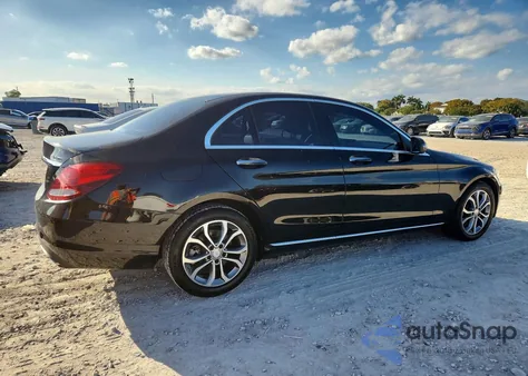 2016 Mercedes-Benz C 300 4Matic из США, поврежденный, VIN 55SWF4KB8GU176223